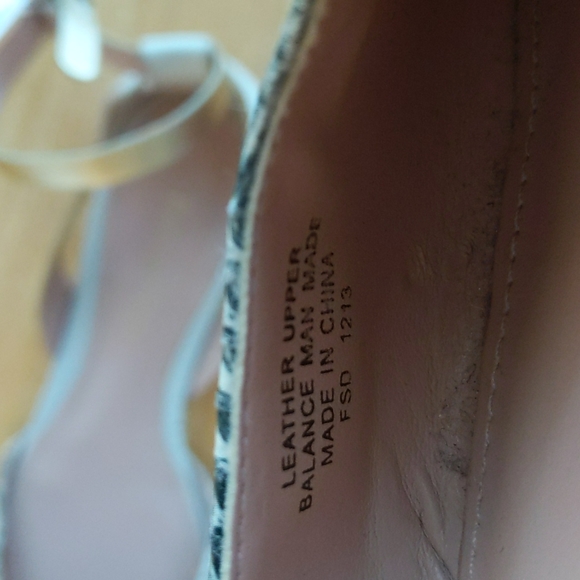 Enzo Angiolini Leather Pointy Toe Snake Flats with Ankle Strap - Picture 10 of 16